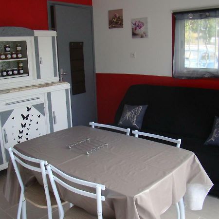 Studio/Gite Les Papillons Lablachère Exteriör bild
